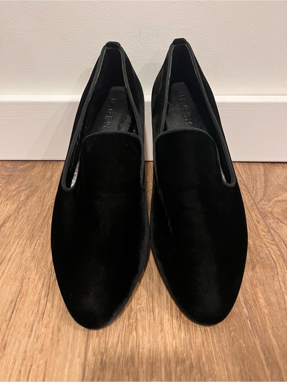 M. Gemi Petalo Loafer Black Velvet size 40 (US 9)